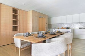 Dining - Stunning Views, Short walk to Beach -Clifton Allure (Cape Town)