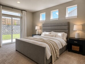 Unclassified image, 3 of 19, button - Spacious 4BR Retreat in Redmond / Fire pit Lounge / Mountain Views (Redmond)