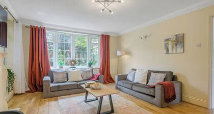 Entire 5BR Home in Nottingham