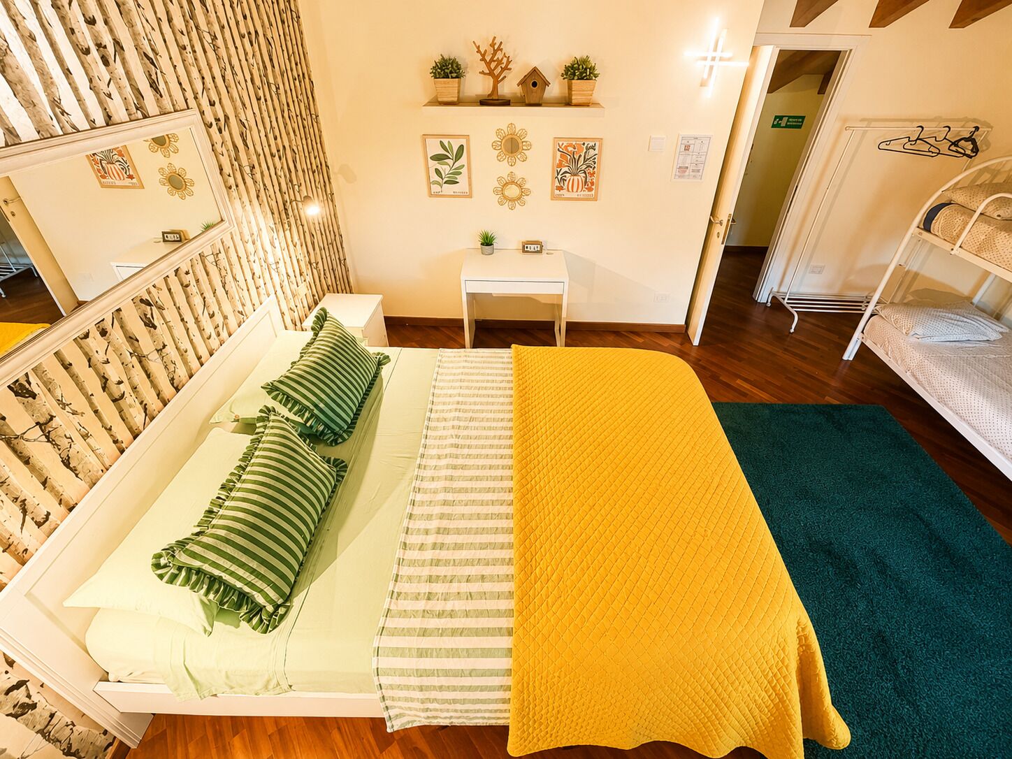 WiFi, bed sheets