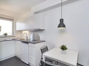 Shared fridge, shared microwave - Hotel B (Birkerød)
