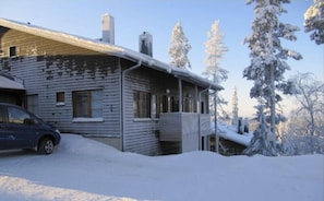Unclassified image, 4 of 13, button - Karhunvartijan Kota | Ruka Center & Ski Pass (Ruka)