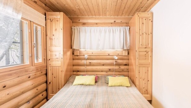 Room - Mäntyruka A1 | Cozy 1BR Cabin with Loft & Sauna (Ruka)