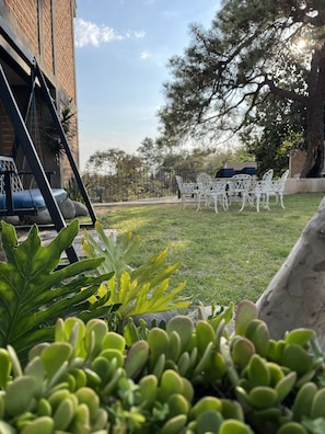 Outdoor dining - Vrbo Property (Jal.)