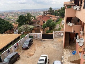 Exterior - G1 DENVER – 1-Bedroom Apartment near Yaoundé General Hospital (Yaoundé)