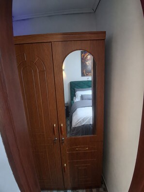 Room - G1 DENVER – 1-Bedroom Apartment near Yaoundé General Hospital (Yaoundé)