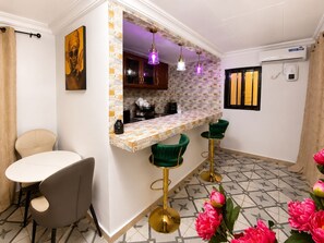 Dining - G1 DENVER – 1-Bedroom Apartment near Yaoundé General Hospital (Yaoundé)