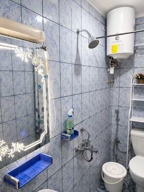 Bathroom - G1 DENVER – 1-Bedroom Apartment near Yaoundé General Hospital (Yaoundé)
