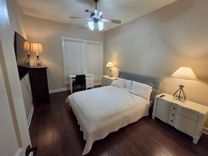 Room - Fully Furnished 3-Bedroom 2.5-Bathroom House (Houston)