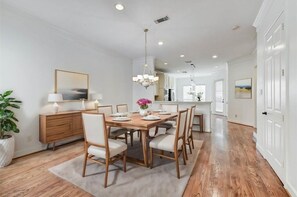 Dining - Fully Furnished 3-Bedroom 2.5-Bathroom House (Houston)