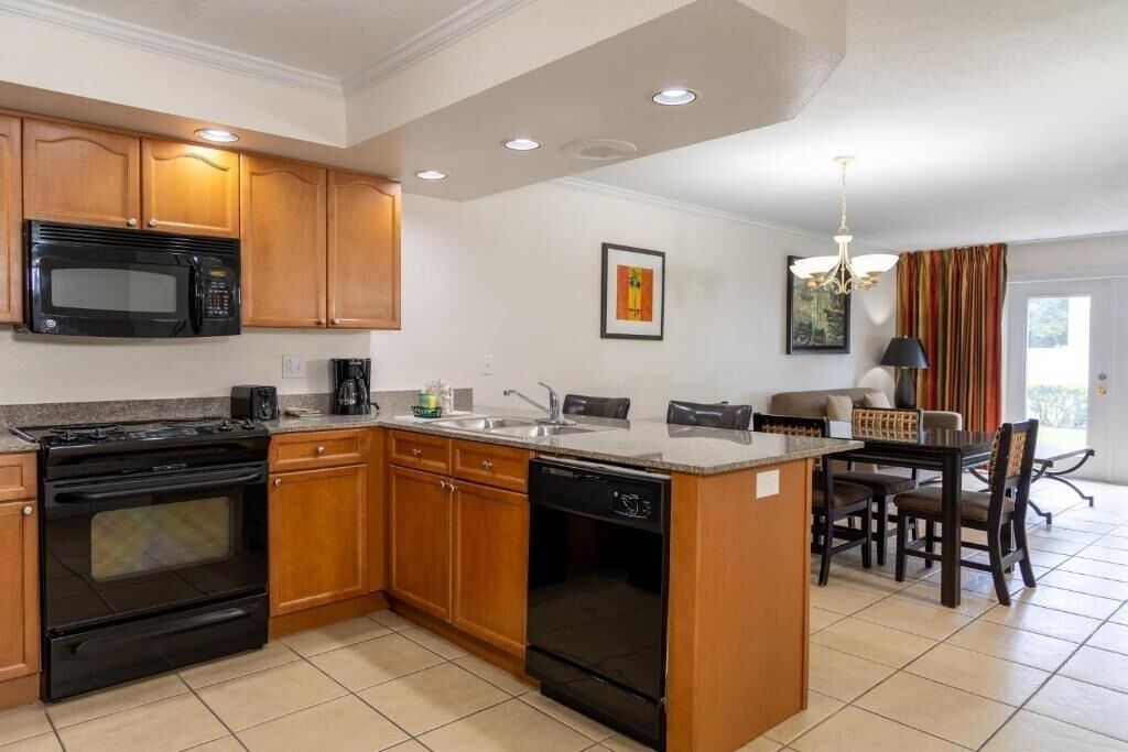Stylish Kissimme Retreat | Free Parking | Pool | Near Seaworld Orlando - 3.6 Mi - Celebration, FL