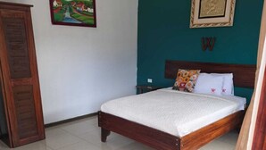 Habitación doble Confort | Espacio para trabajar con laptop y wifi gratis