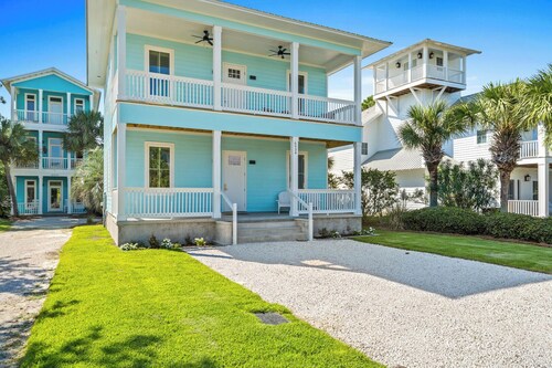 The Seaquel: New 3BR Beach Retreat With Ensuite Baths & Bunks