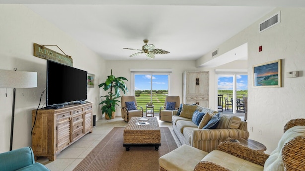 Cabin, Multiple Beds, Golf View (Kiva Lodge 605) | Living area