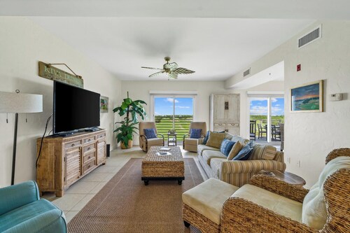 Gulf Views, Lodge Pool & Balcony 3br, 4BA Retreat