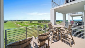 Cabana, várias camas, vista para o campo de golfe (Kiva Lodge 504) | Opções para refeição ao ar livre