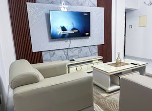 Ảnh chưa phân loại, 2 trong số 5 ảnh, nút