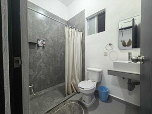 Bathroom - Casa Zoe Zafiro Residencial Sleeps 16 (San Vicente)