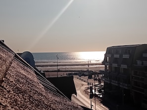 Beach - A breath of fresh air in this spacious apartment located 50 meters from Fort Mahon Beach (Fort-Mahon-Plage)