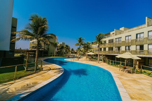 Apto em Resort com Acesso Praia do Coqueiro