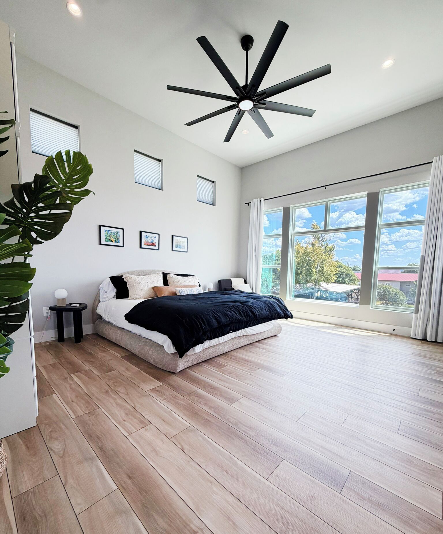 5 bedrooms, iron/ironing board, free WiFi, bed sheets