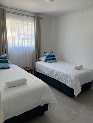 Room - 2 Bedroom Pinelands Medical Leisure Apartment (Cape Town)
