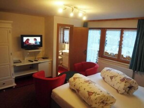 Room - Vrbo Property (Riezlern)