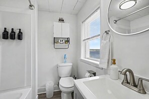Bathroom - Lux Private 1BR Dtwn-Plush Mattress-FirePit-Unit D (Manistee)
