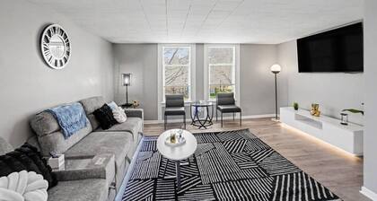 Lux Private 1BR Dtwn-Plush Mattress-FirePit-Unit D