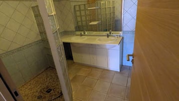 シャワー、タオル