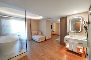 Suite Eksekutif, pemandangan kota | Kamar mandi