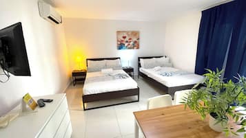 Superior Studio, 2 Queen Beds, Pool View | Egyptian cotton sheets, premium bedding, down duvets, pillow-top beds