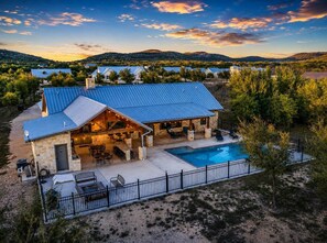 Exterior - Chula Vista~Sleeps 31~Heated Pool (Sabinal)