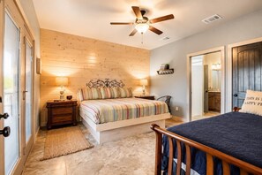 Room - Chula Vista~Sleeps 31~Heated Pool (Sabinal)