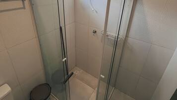 Comfort Room, 1 Queen Bed, Shared Bathroom, Courtyard View | Bathroom