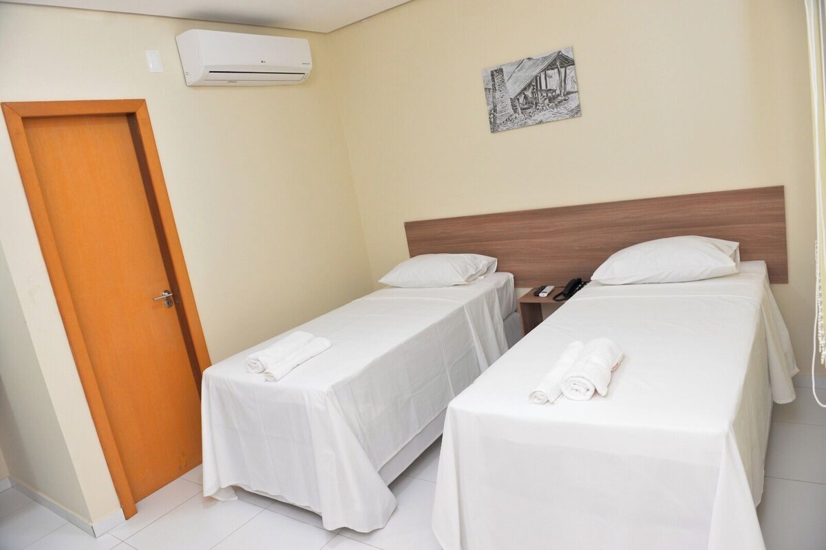 Economy Twin Room | Laptop workspace, free WiFi