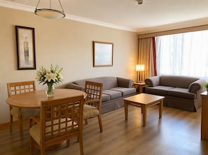 Phòng Suite Superior, 1 phòng ngủ, quang cảnh thành phố | Phòng ăn