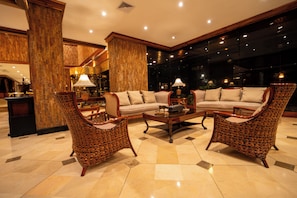 Lobby - HIC Residence Management (Quito)