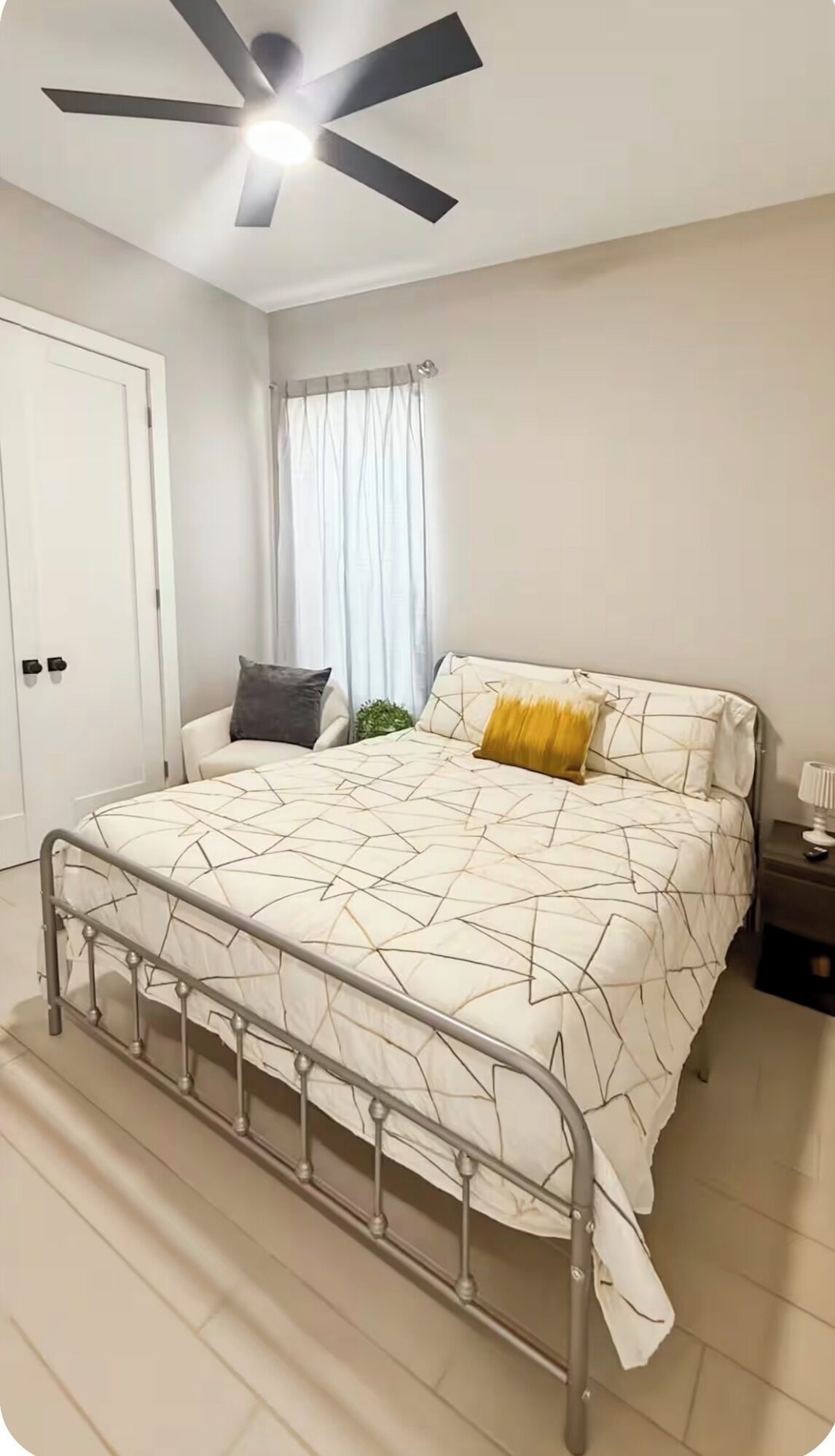 2 chambres, fer et planche à repasser, Wi-Fi gratuit, draps fournis
