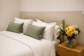Room - Spacious 3 Bedroom Home - Near Etihad & City Centre - Sleeps 8 - PS5 (Manchester)
