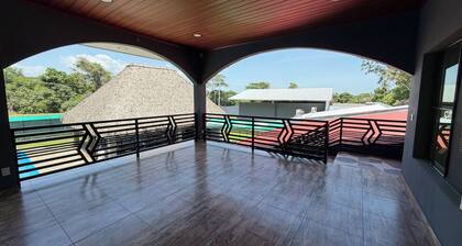 Restaurante y Hostal The Eeagle
