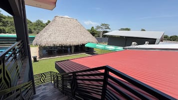 Habitación doble, vista a la alberca | Áreas de la propiedad