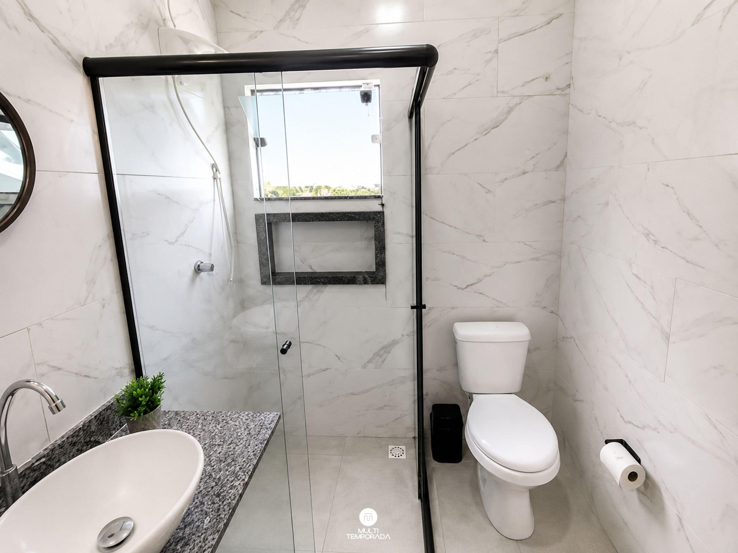 Casa, 2 quartos, ar-condicionado, vista para o jardim | Banheiro | Chuveiro, papel higiênico
