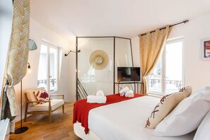 Room - Vrbo Property (Paris)