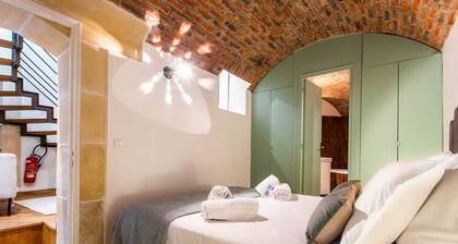 Stunning 100-square-meter House • Air Conditioning • Opera