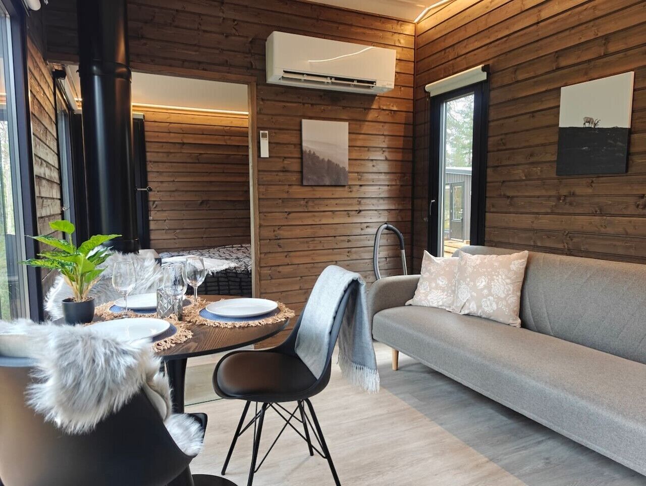 Superior Chalet | Laptop workspace, cribs (free), WiFi (free), bed sheets