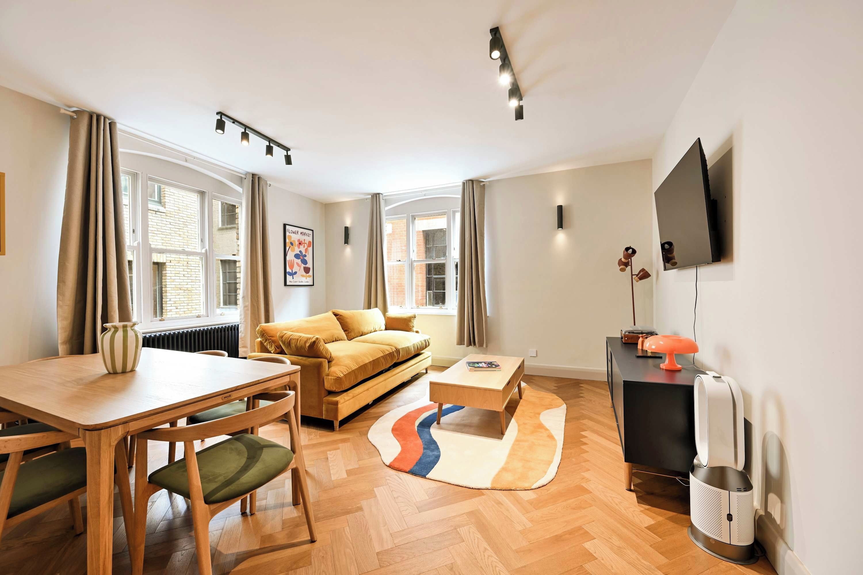 Fernseher, Stereoanlage, Arbeitsbereiche