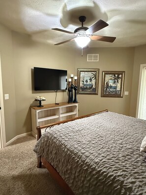 Unclassified image, 3 of 20, button - Condo + Lake Life + 6 Waterpark Passes Daily (Arnolds Park)