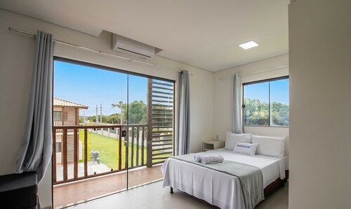 Studio in Condo. nr. Beaches Bip30010