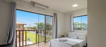 Studio in Condo. nr. Beaches Bip30010